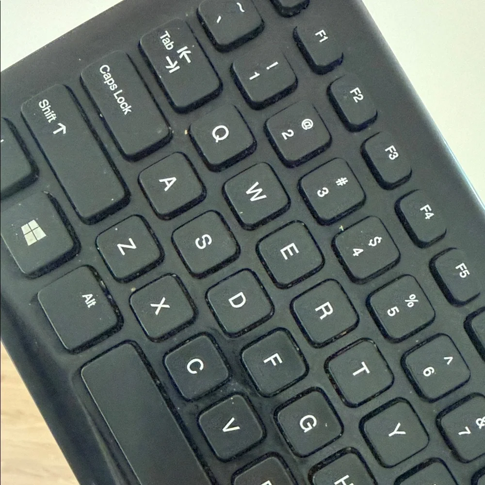 Wired Black Slim USB Keyboard - Full-Size Layout